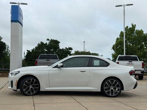 Used 2024 BMW 230i Coupe w/ Convenience Package RWD image 5