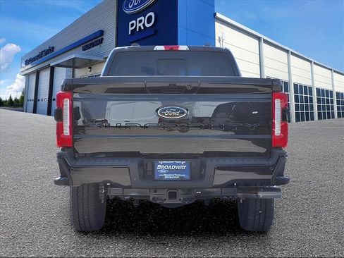New 2026 Ford F250 Lariat w/ Black Appearance Package AWD/4WD image 30