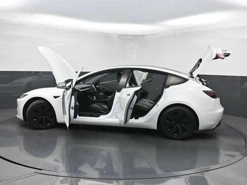 Used 2024 Tesla Model 3 Standard Range RWD image 36