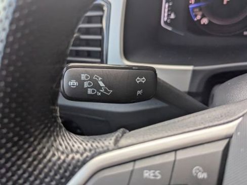 Used 2022 Volkswagen Atlas Cross Sport SEL R-Line image 32