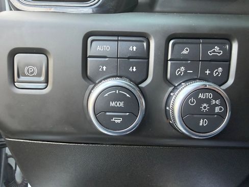 Used 2024 GMC Sierra 2500 AT4 w/ AT4 Premium Plus Package image 29