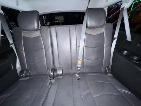 Used 2020 Cadillac Escalade ESV Luxury w/ Escalade Sport Edition AWD/4WD image 34