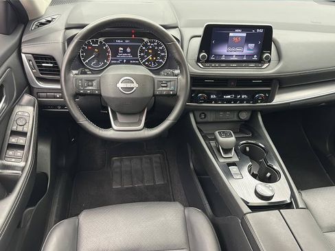 Used 2025 Nissan Rogue SV w/ SV Premium Package AWD/4WD image 12