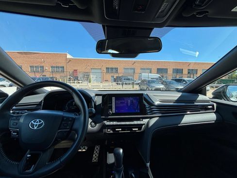 Used 2025 Toyota Camry SE FWD image 32