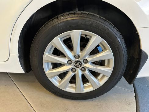 Used 2020 Toyota Camry LE AWD/4WD image 25
