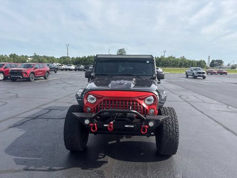 Used 2018 Jeep Wrangler Unlimited Sport w/ Connectivity Group AWD/4WD image 5