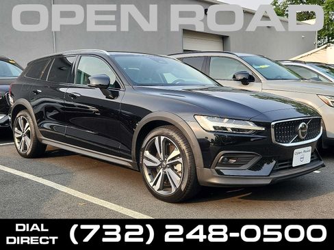 Used 2024 Volvo V60 B5 Cross Country Plus w/ Protection Package Premier AWD/4WD image 1