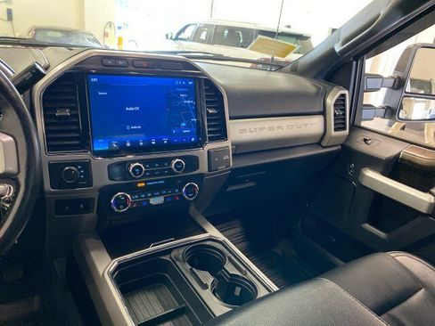 Used 2022 Ford F250 Lariat w/ Black Appearance Package AWD/4WD image 12