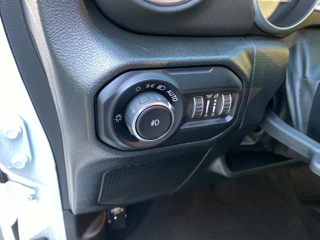 Used 2022 Jeep Wrangler Unlimited Sahara w/ LED Lighting Group AWD/4WD image 17
