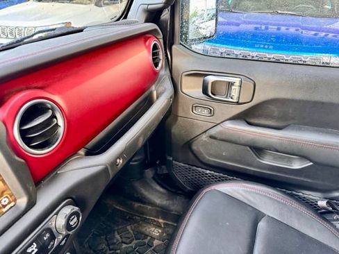 Used 2023 Jeep Gladiator Rubicon w/ Cold Weather Group AWD/4WD image 15