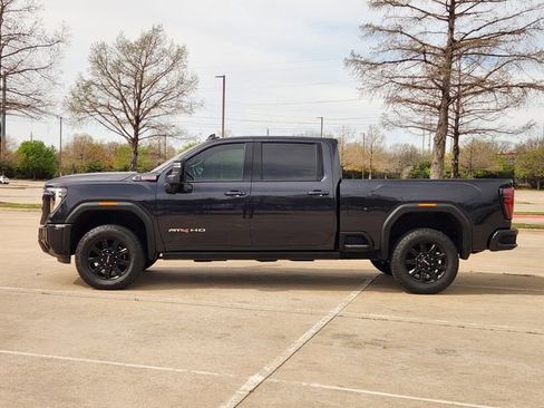 Used 2025 GMC Sierra 2500 AT4 w/ AT4 Premium Plus Package image 4