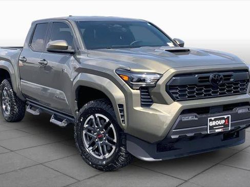 Certified 2025 Toyota Tacoma TRD Sport AWD/4WD image 3