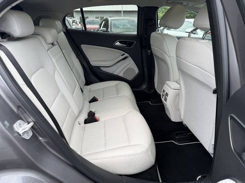 Used 2015 Mercedes-Benz GLA 250 4MATIC image 14