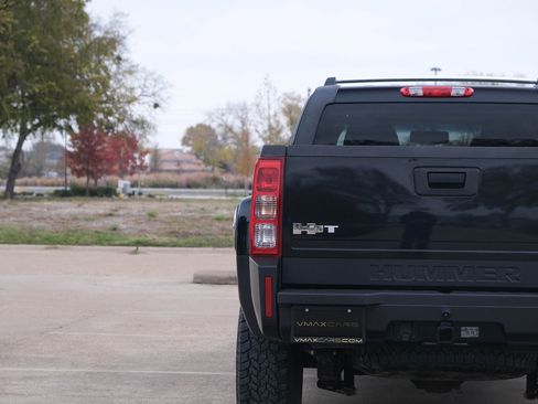 Used 2009 HUMMER H3T Alpha image 10