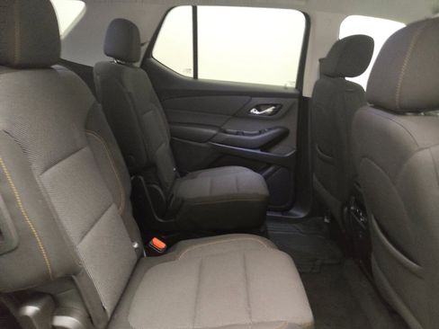 Used 2021 Chevrolet Traverse LT FWD image 19