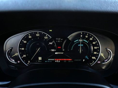 Used 2018 BMW 530e xDrive image 33