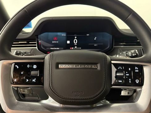 New 2025 Land Rover Range Rover SE image 18