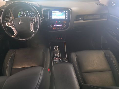 Used 2018 Mitsubishi Outlander 4WD Plug-In Hybrid image 26