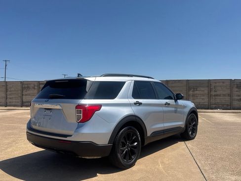 Used 2020 Ford Explorer XLT w/ Equipment Group 202A RWD image 22
