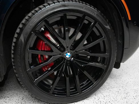 Used 2024 BMW X5 xDrive40i w/ M Sport Package AWD/4WD image 11