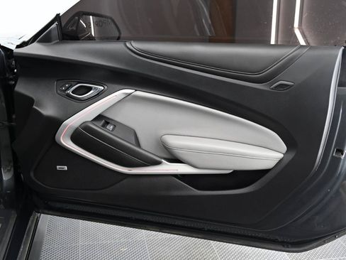 Used 2016 Chevrolet Camaro SS RWD image 24