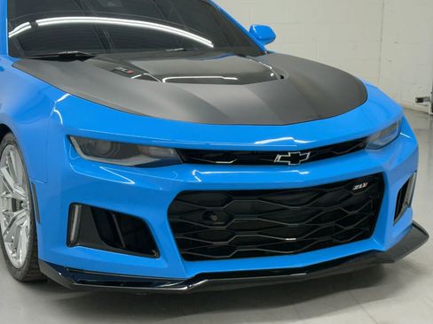 Used 2022 Chevrolet Camaro ZL1 image 39