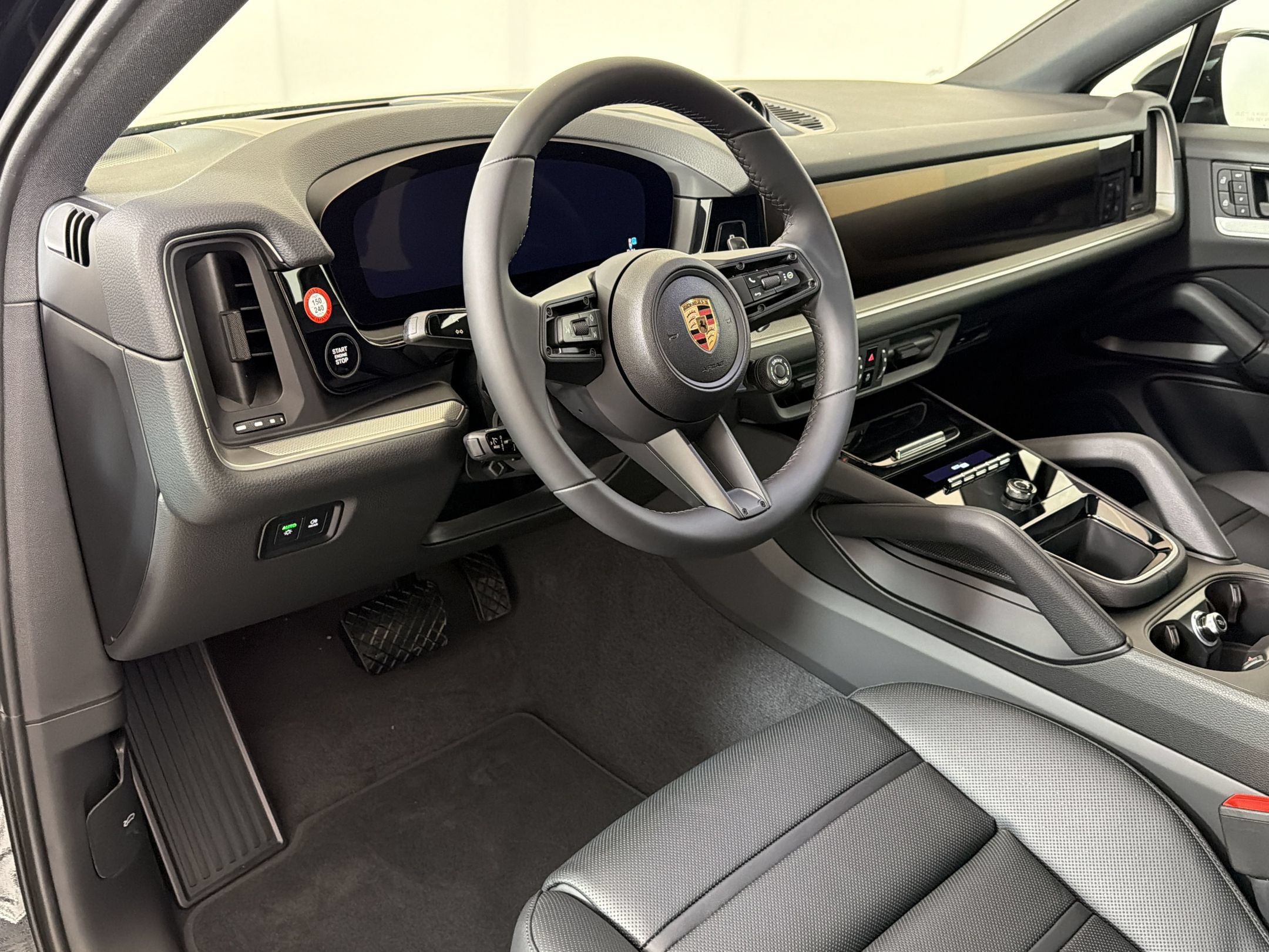 Used 2026 Porsche Cayenne Coupe AWD/4WD image 4