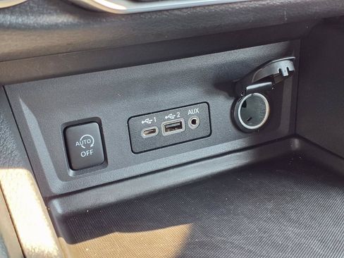 Used 2025 Nissan Sentra SR FWD image 20