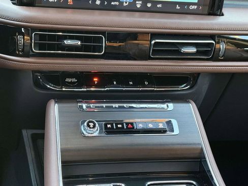 Used 2025 Lincoln Aviator Reserve image 17