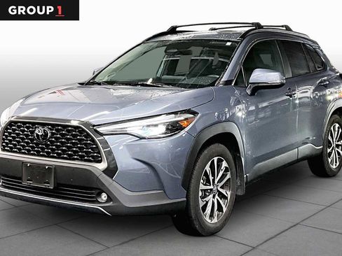 Used 2024 Toyota Corolla Cross XLE w/ Convenience Package FWD image 1