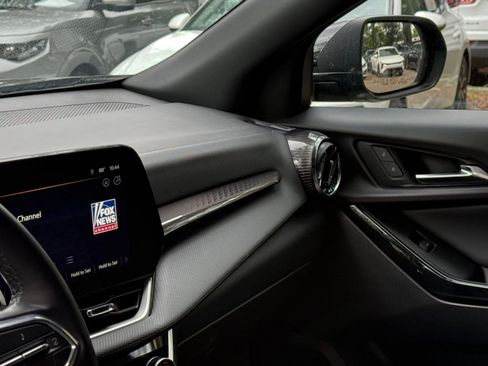 Used 2025 Chevrolet Equinox LT FWD image 33