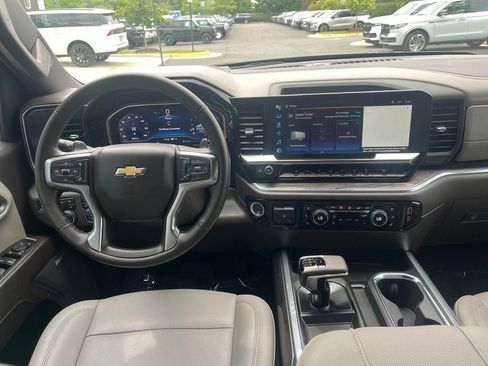 Used 2024 Chevrolet Silverado 1500 LTZ w/ LTZ Convenience Package II AWD/4WD image 18