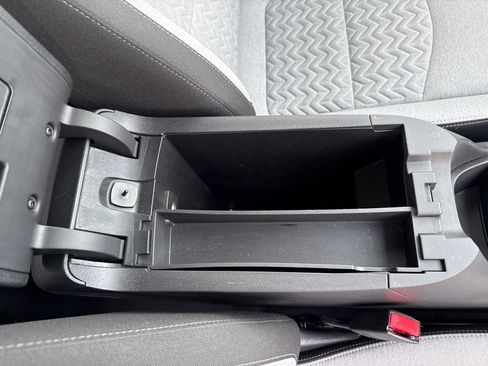 Used 2022 Chevrolet Equinox LS FWD image 14