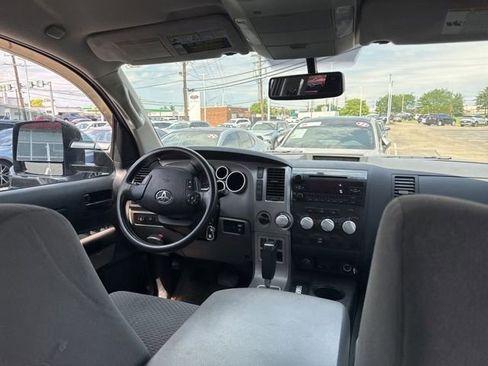 Used 2010 Toyota Tundra 4x4 Double Cab image 2