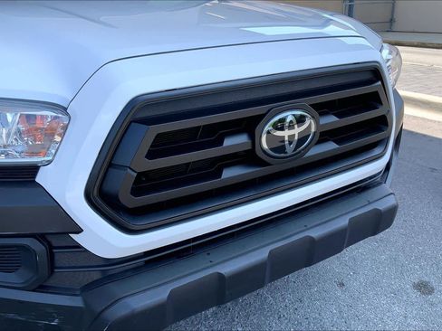 Used 2022 Toyota Tacoma SR RWD image 32