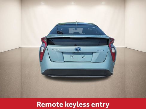 Used 2017 Toyota Prius Two FWD image 9