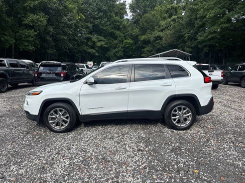Used 2016 Jeep Cherokee Latitude FWD image 8