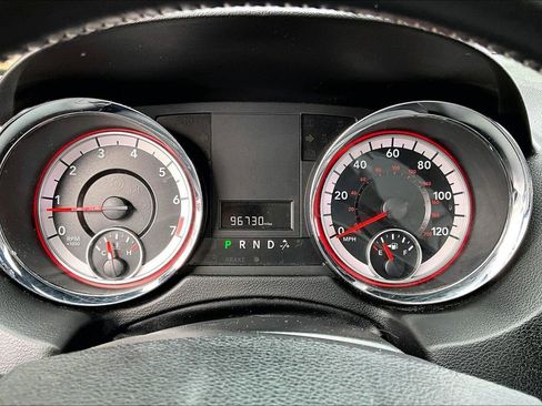 Used 2019 Dodge Grand Caravan SXT image 10