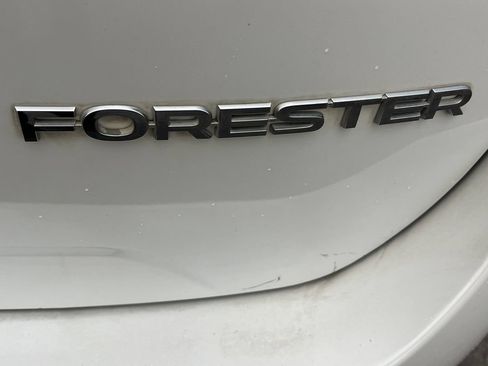 Used 2022 Subaru Forester AWD/4WD image 22
