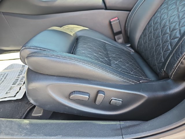 Used 2020 Nissan Maxima Platinum w/ Sport Mat Group FWD image 16