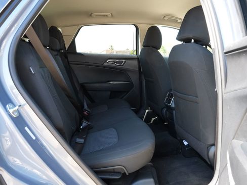 Used 2025 Kia Sportage LX image 23
