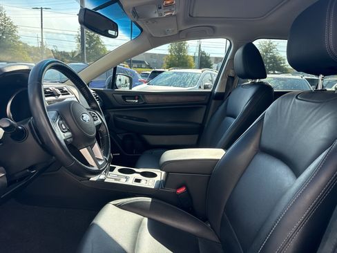 Used 2016 Subaru Outback 2.5i Limited AWD/4WD image 9