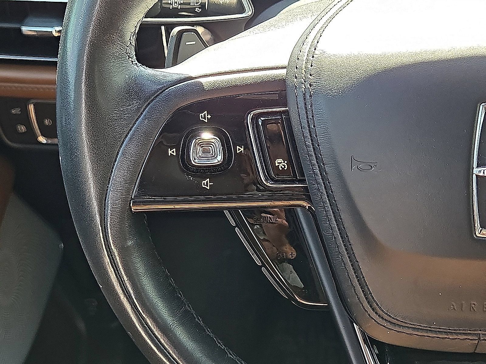 Used 2020 Lincoln Aviator Grand Touring w/ Equipment Group 302A AWD/4WD image 18