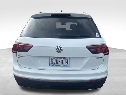 Used 2020 Volkswagen Tiguan SE image 17