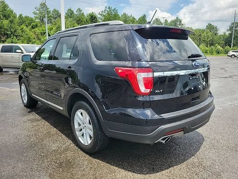 Used 2019 Ford Explorer XLT w/ Equipment Group 202A AWD/4WD image 7