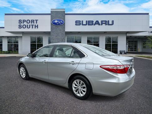 Used 2015 Toyota Camry LE FWD image 5