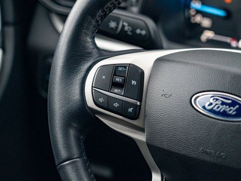 Used 2022 Ford Explorer XLT image 20