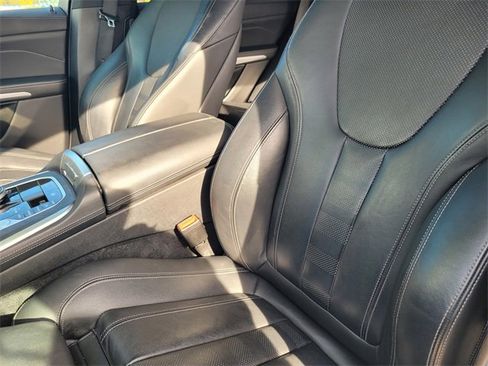 Used 2022 BMW X5 xDrive40i w/ M Sport Package image 13