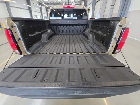 Certified 2024 Chevrolet Colorado ZR2 w/ ZR2 Convenience Package III AWD/4WD image 23