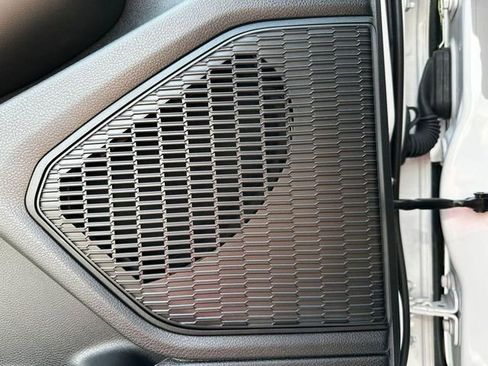 Used 2024 Jeep Grand Cherokee Altitude image 14